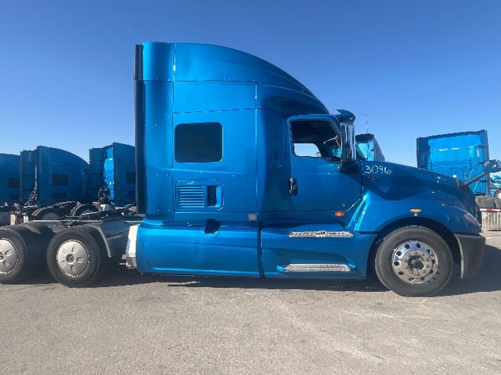 Sleeper Tractor-Heavy Duty Tractors-International-2020-LT625-El Paso-TX-775,031\n\t\tmiles-$ 28,000 - Image 8