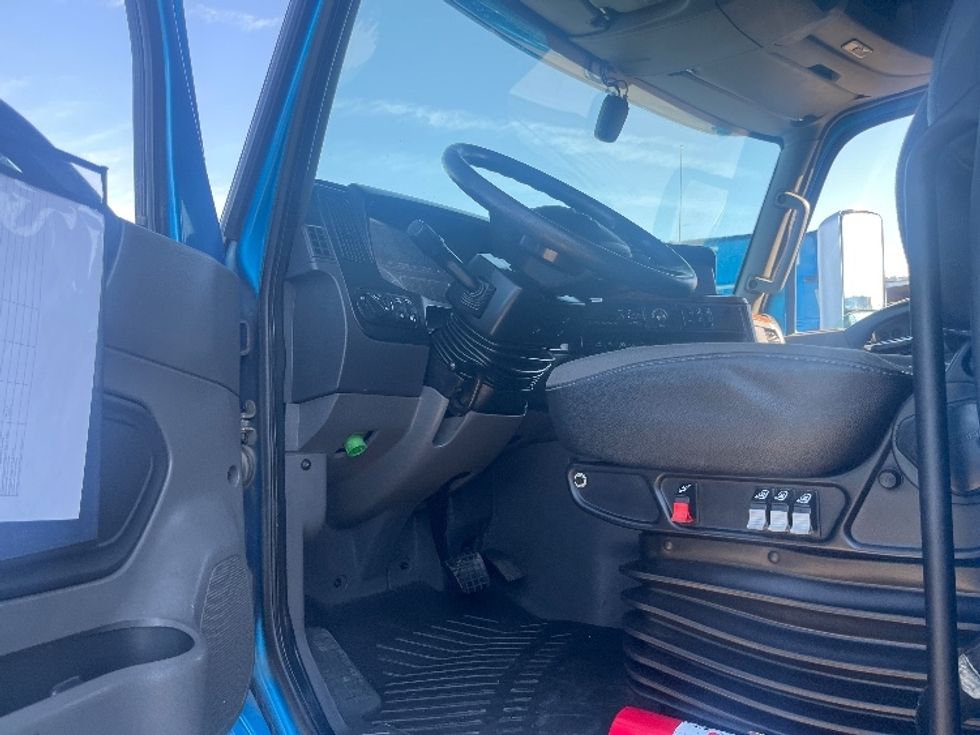 Sleeper Tractor-Heavy Duty Tractors-International-2020-LT625-El Paso-TX-775,031\n\t\tmiles-$ 28,000 - Image 9