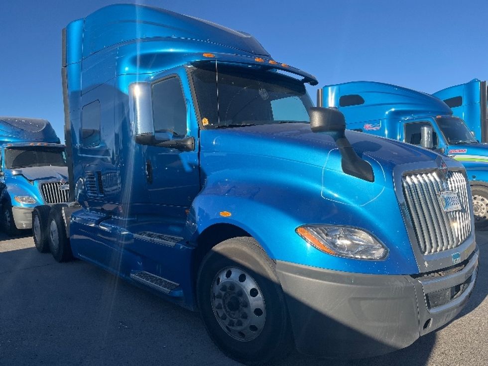 Sleeper Tractor-Heavy Duty Tractors-International-2020-LT625-El Paso-TX-775,114\n\t\tmiles-$ 28,000 - Image 1