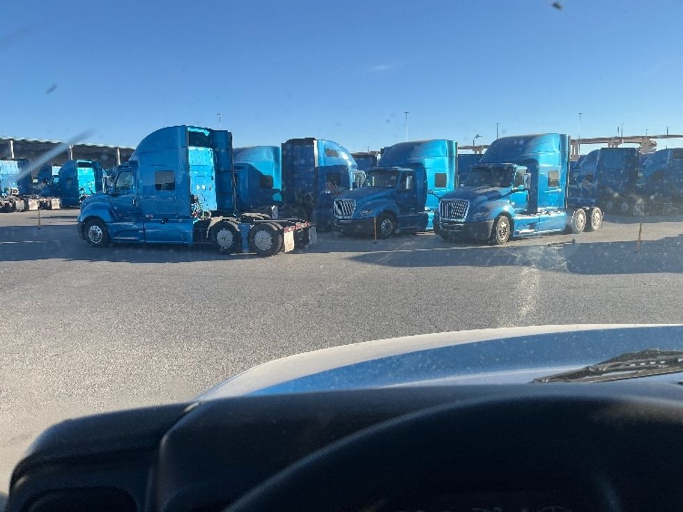 Sleeper Tractor-Heavy Duty Tractors-International-2020-LT625-El Paso-TX-775,114\n\t\tmiles-$ 28,000 - Image 11