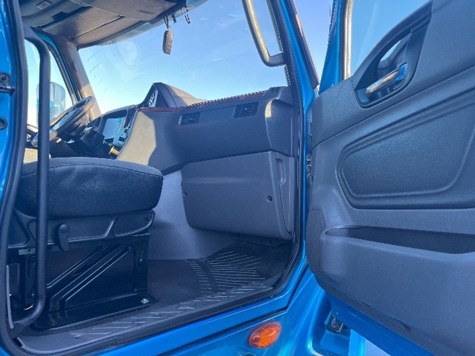 Sleeper Tractor-Heavy Duty Tractors-International-2020-LT625-El Paso-TX-775,114\n\t\tmiles-$ 28,000 - Image 13