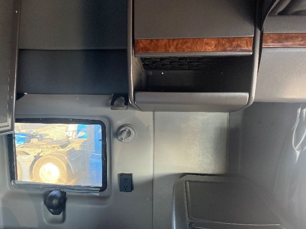 Sleeper Tractor-Heavy Duty Tractors-International-2020-LT625-El Paso-TX-775,114\n\t\tmiles-$ 28,000 - Image 18