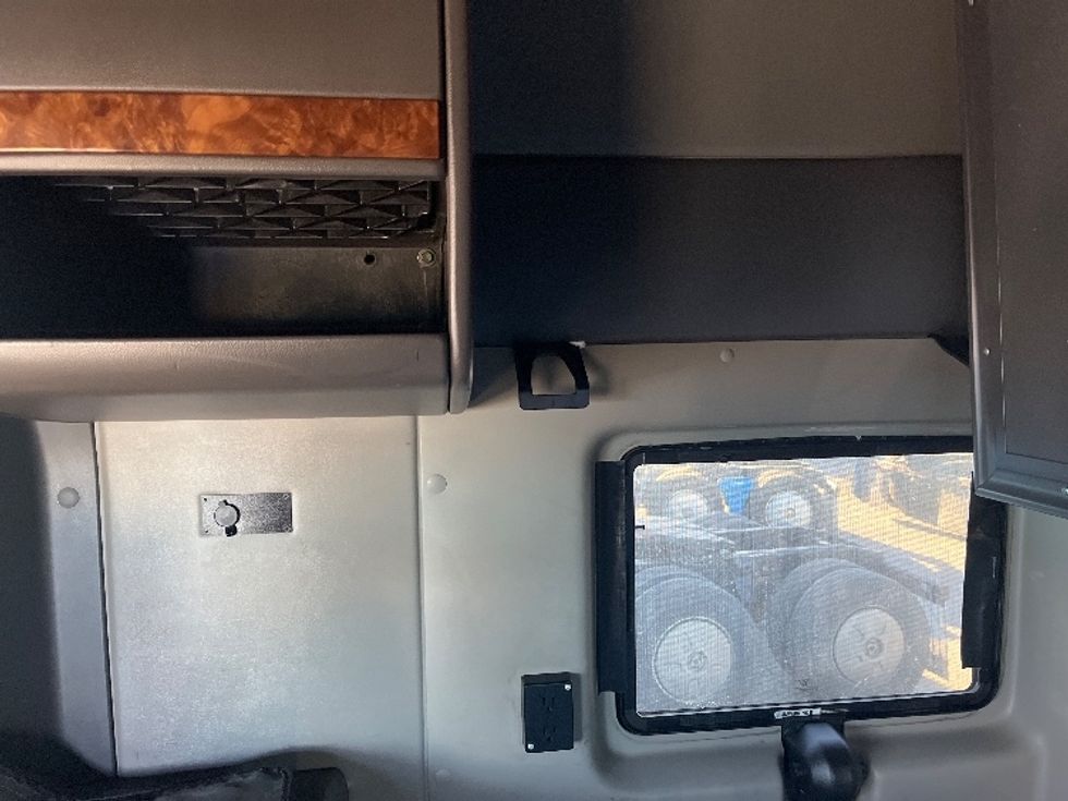 Sleeper Tractor-Heavy Duty Tractors-International-2020-LT625-El Paso-TX-775,114\n\t\tmiles-$ 28,000 - Image 19