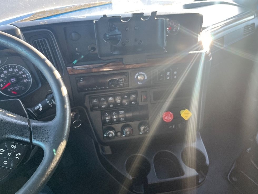Sleeper Tractor-Heavy Duty Tractors-International-2020-LT625-El Paso-TX-775,204\n\t\tmiles-$ 28,000 - Image 10