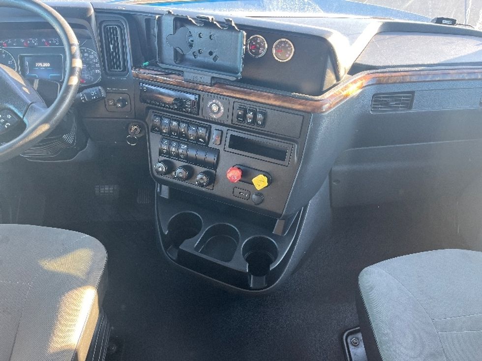 Sleeper Tractor-Heavy Duty Tractors-International-2020-LT625-El Paso-TX-775,204\n\t\tmiles-$ 28,000 - Image 12