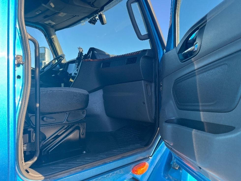 Sleeper Tractor-Heavy Duty Tractors-International-2020-LT625-El Paso-TX-775,204\n\t\tmiles-$ 28,000 - Image 13