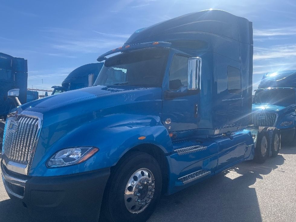 Sleeper Tractor-Heavy Duty Tractors-International-2020-LT625-El Paso-TX-775,242\n\t\tmiles-$ 28,000 - Image 3