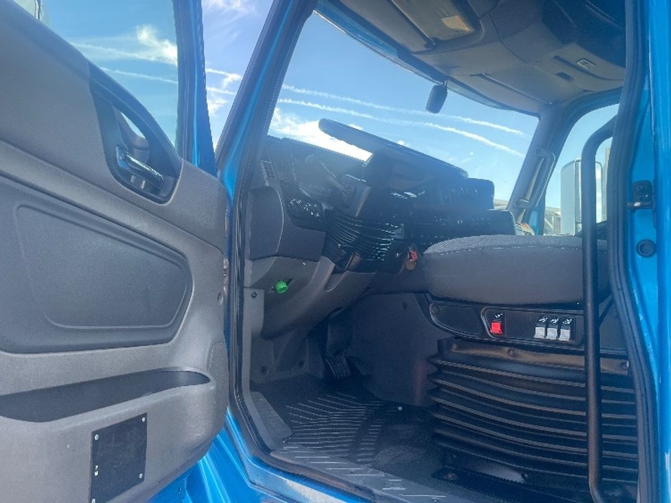 Sleeper Tractor-Heavy Duty Tractors-International-2020-LT625-El Paso-TX-775,242\n\t\tmiles-$ 28,000 - Image 9