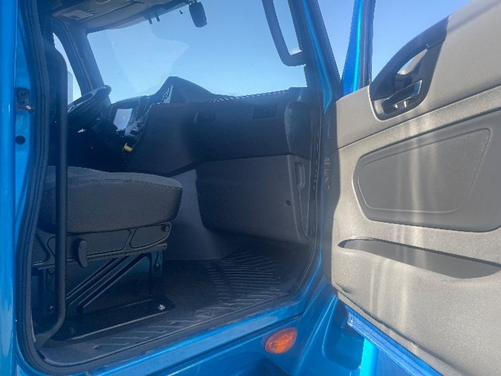 Sleeper Tractor-Heavy Duty Tractors-International-2020-LT625-El Paso-TX-775,510\n\t\tmiles-$ 28,000 - Image 13