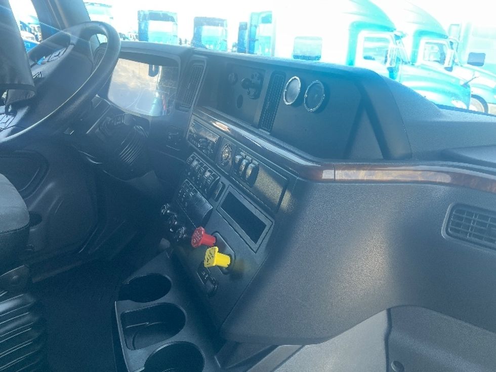 Sleeper Tractor-Heavy Duty Tractors-International-2020-LT625-El Paso-TX-775,510\n\t\tmiles-$ 28,000 - Image 15