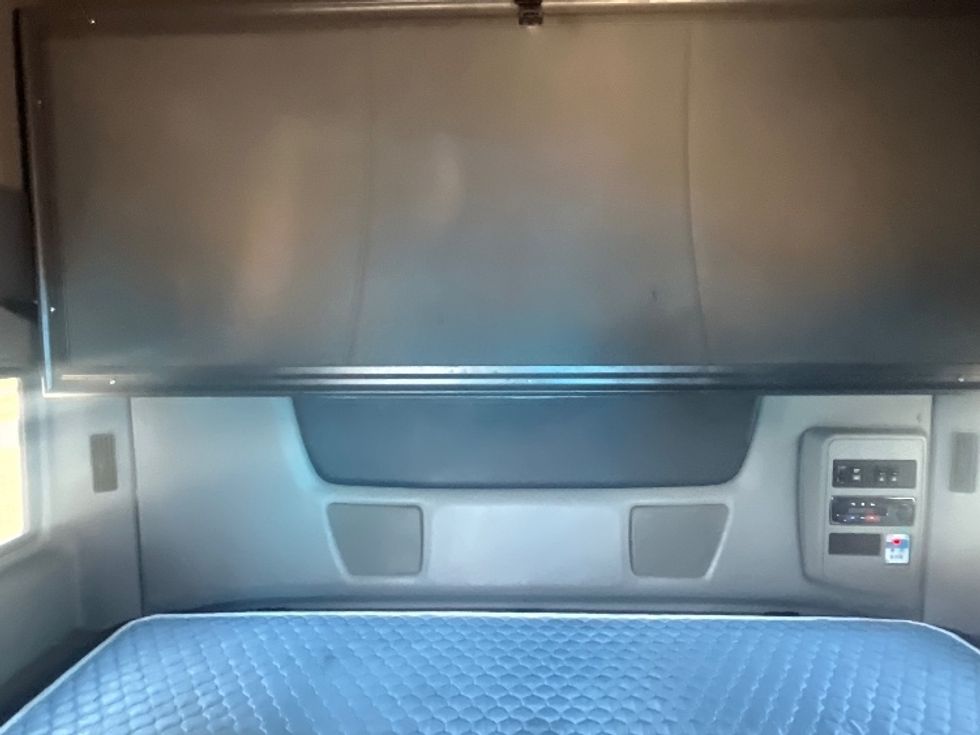 Sleeper Tractor-Heavy Duty Tractors-International-2020-LT625-El Paso-TX-775,510\n\t\tmiles-$ 28,000 - Image 16