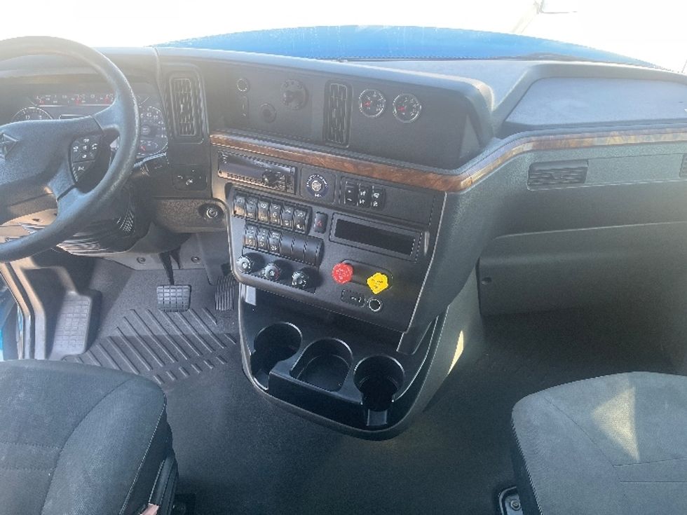 Sleeper Tractor-Heavy Duty Tractors-International-2020-LT625-El Paso-TX-775,694\n\t\tmiles-$ 28,000 - Image 12