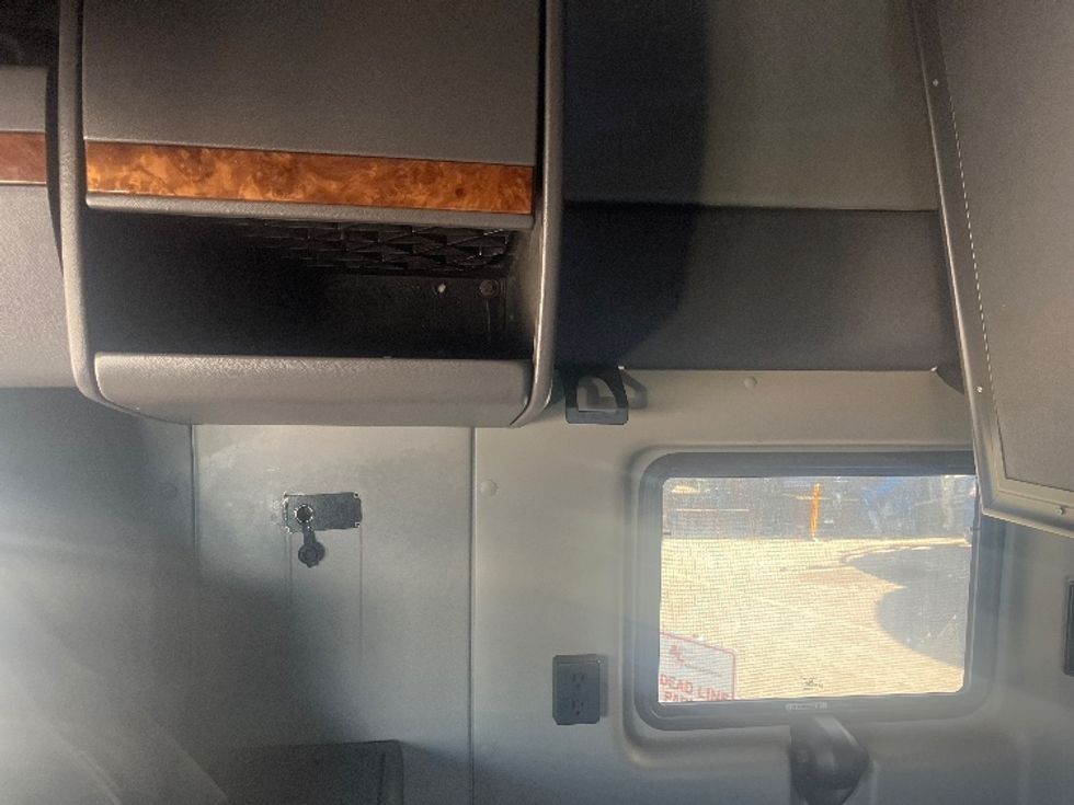 Sleeper Tractor-Heavy Duty Tractors-International-2020-LT625-El Paso-TX-775,694\n\t\tmiles-$ 28,000 - Image 19