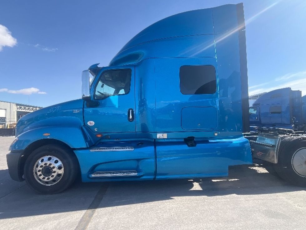 Sleeper Tractor-Heavy Duty Tractors-International-2020-LT625-El Paso-TX-775,694\n\t\tmiles-$ 28,000 - Image 4