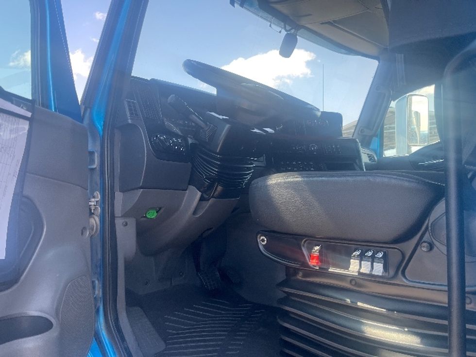 Sleeper Tractor-Heavy Duty Tractors-International-2020-LT625-El Paso-TX-775,694\n\t\tmiles-$ 28,000 - Image 9