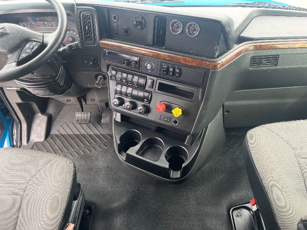 Sleeper Tractor-Heavy Duty Tractors-International-2020-LT625-El Paso-TX-775,766\n\t\tmiles-$ 28,000 - Image 12
