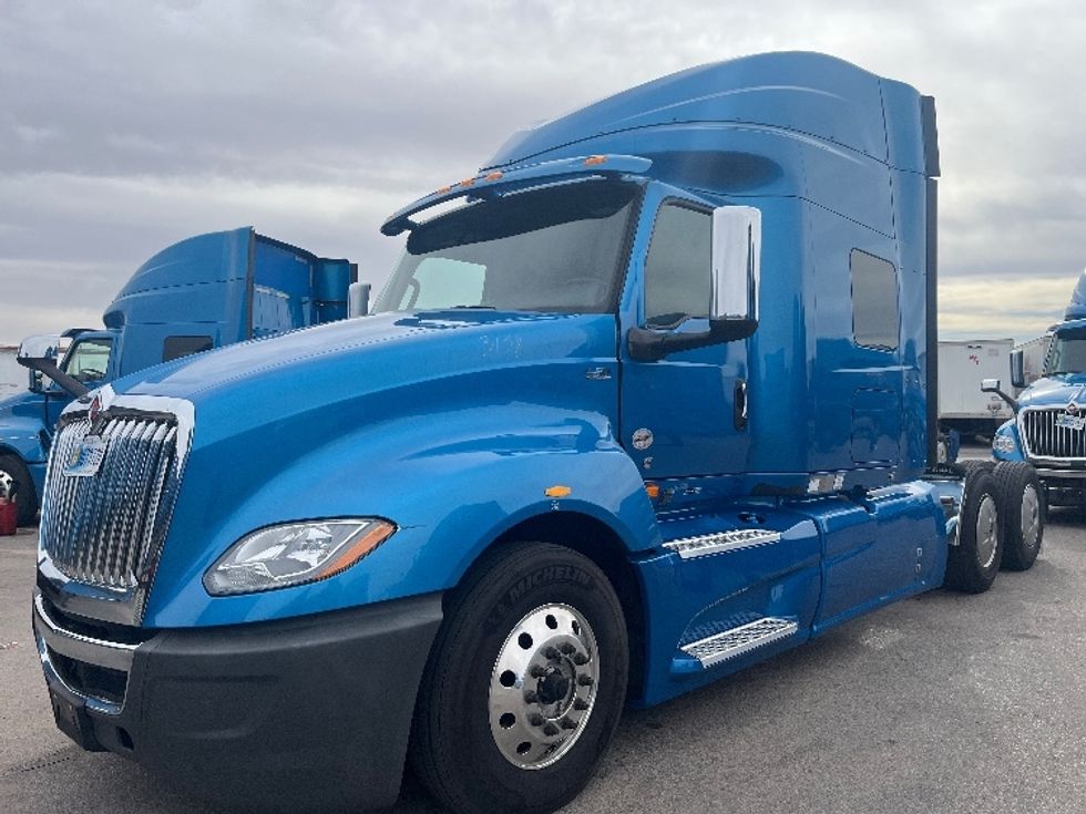 Sleeper Tractor-Heavy Duty Tractors-International-2020-LT625-El Paso-TX-775,766\n\t\tmiles-$ 28,000 - Image 3