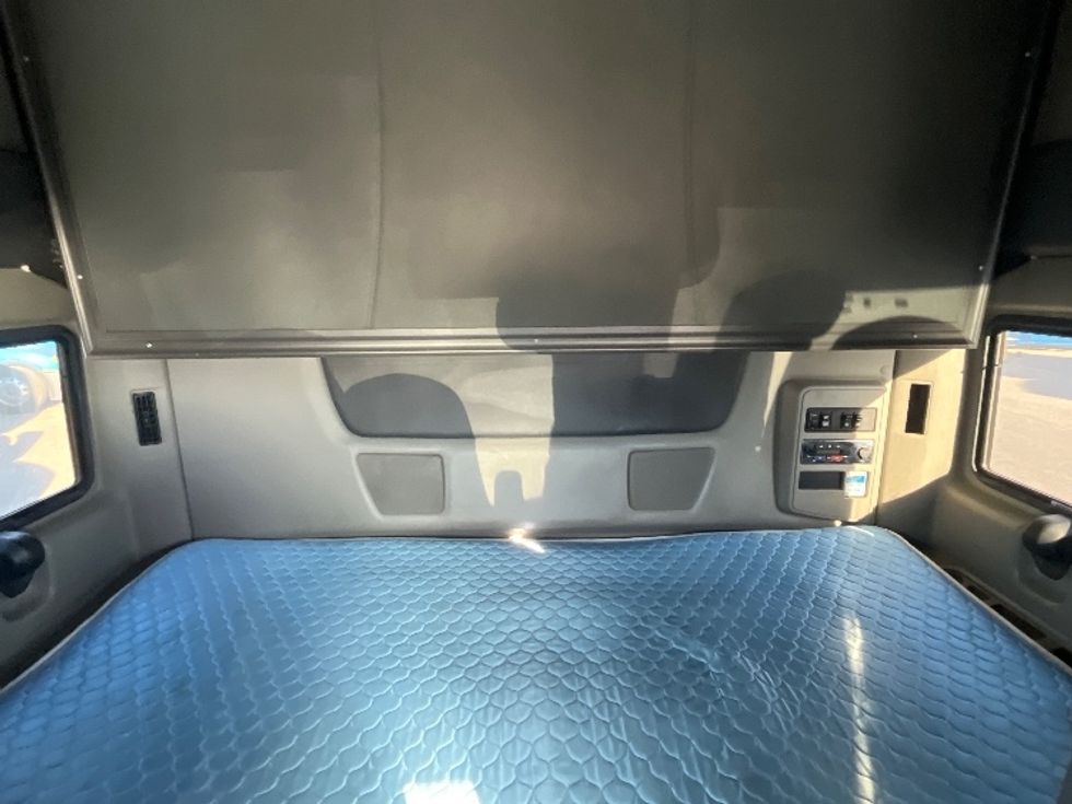 Sleeper Tractor-Heavy Duty Tractors-International-2020-LT625-El Paso-TX-776,074\n\t\tmiles-$ 28,000 - Image 16