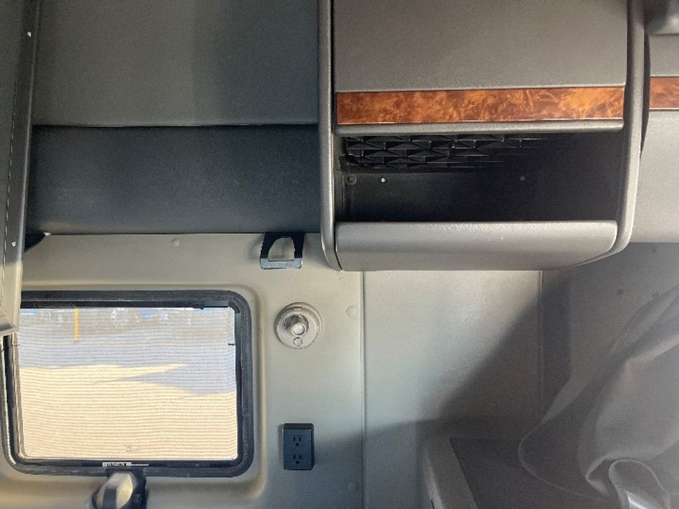 Sleeper Tractor-Heavy Duty Tractors-International-2020-LT625-El Paso-TX-776,074\n\t\tmiles-$ 28,000 - Image 18