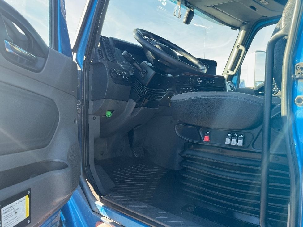 Sleeper Tractor-Heavy Duty Tractors-International-2020-LT625-El Paso-TX-776,074\n\t\tmiles-$ 28,000 - Image 9