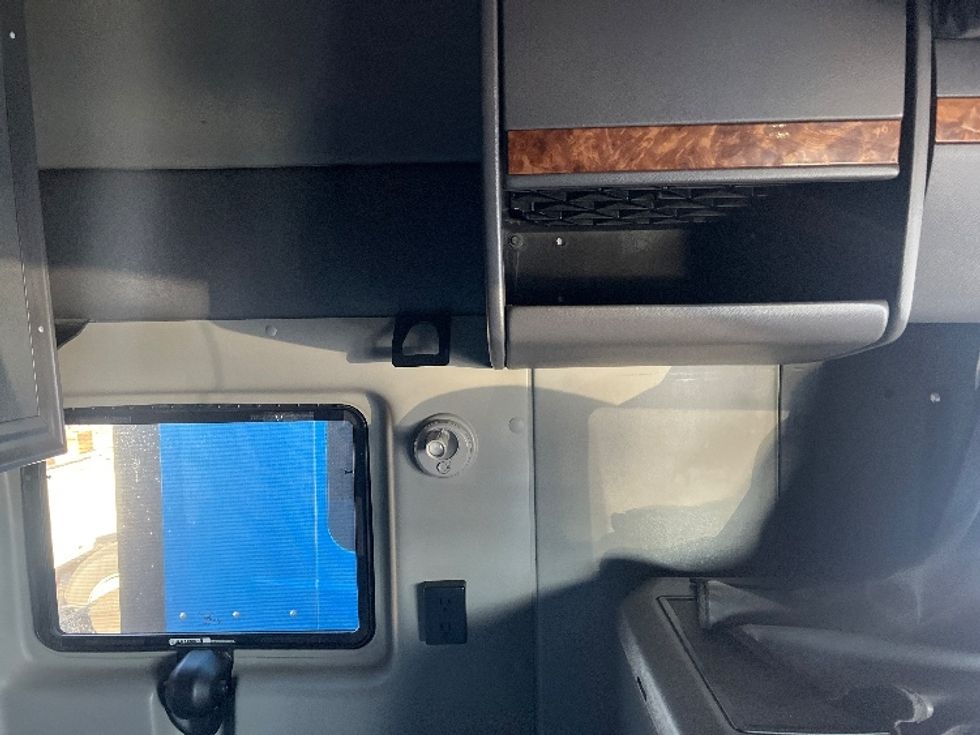 Sleeper Tractor-Heavy Duty Tractors-International-2020-LT625-El Paso-TX-776,590\n\t\tmiles-$ 28,000 - Image 18