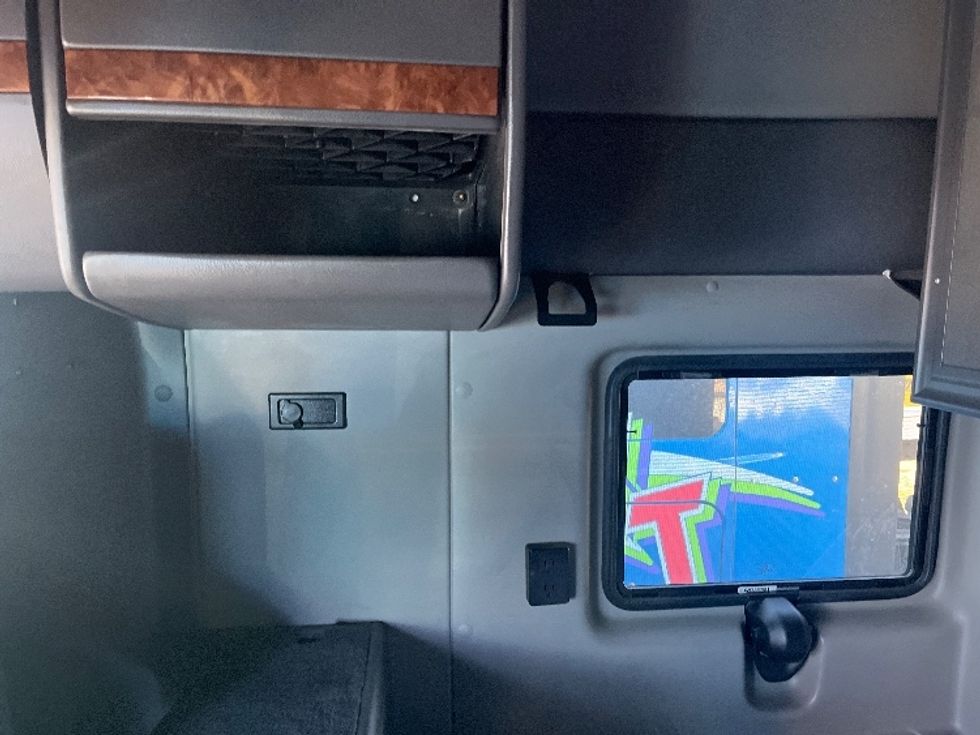 Sleeper Tractor-Heavy Duty Tractors-International-2020-LT625-El Paso-TX-776,590\n\t\tmiles-$ 28,000 - Image 19