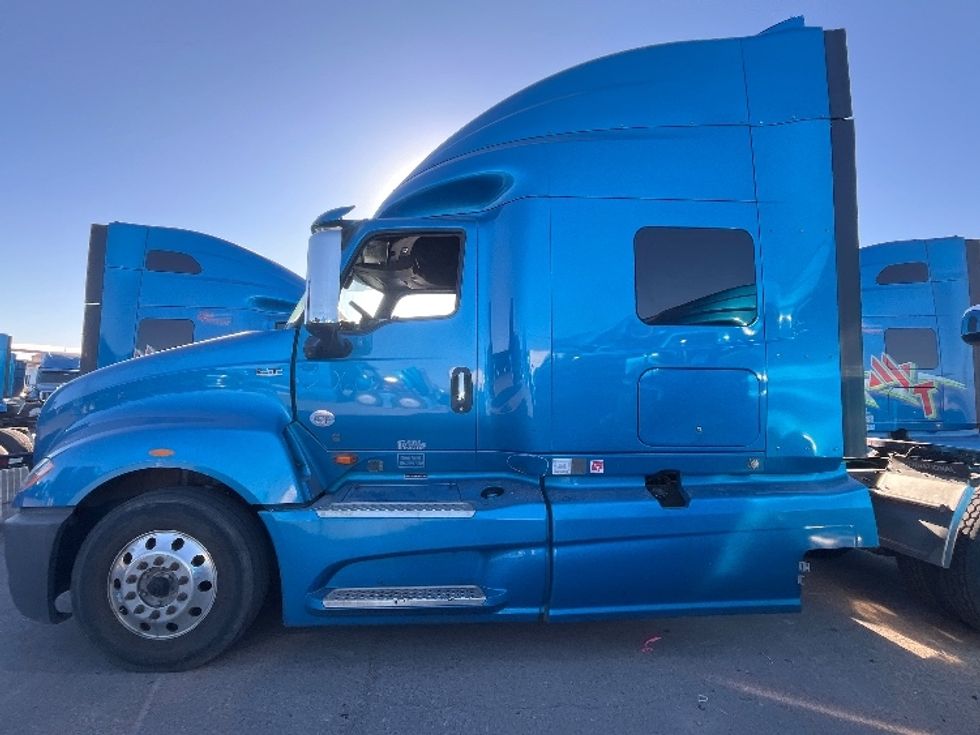 Sleeper Tractor-Heavy Duty Tractors-International-2020-LT625-El Paso-TX-776,590\n\t\tmiles-$ 28,000 - Image 4