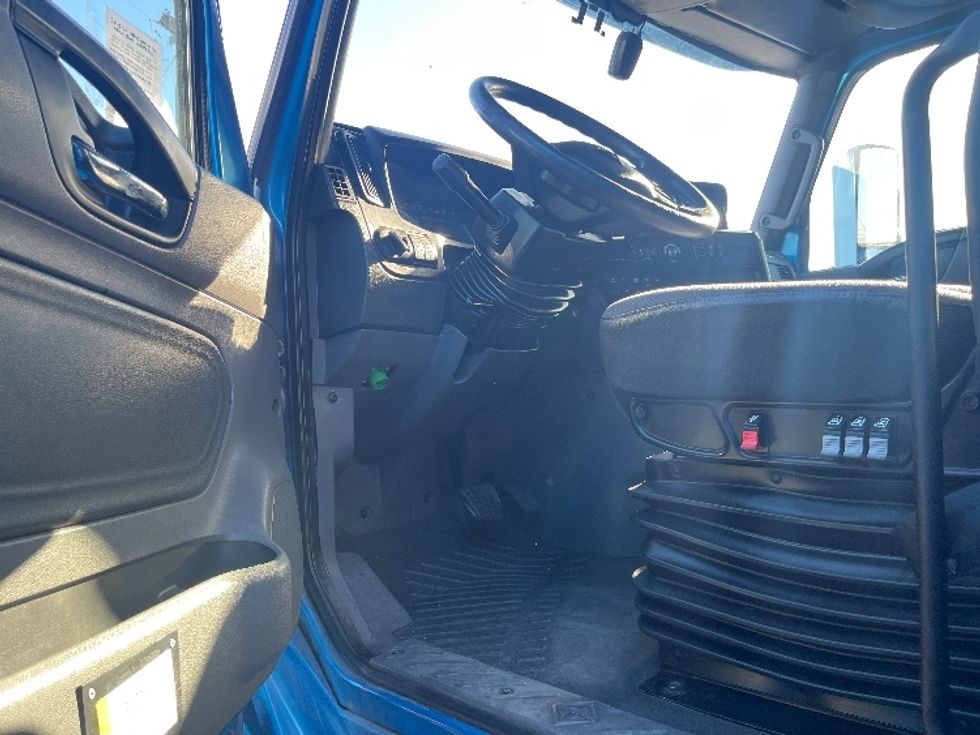 Sleeper Tractor-Heavy Duty Tractors-International-2020-LT625-El Paso-TX-776,590\n\t\tmiles-$ 28,000 - Image 9