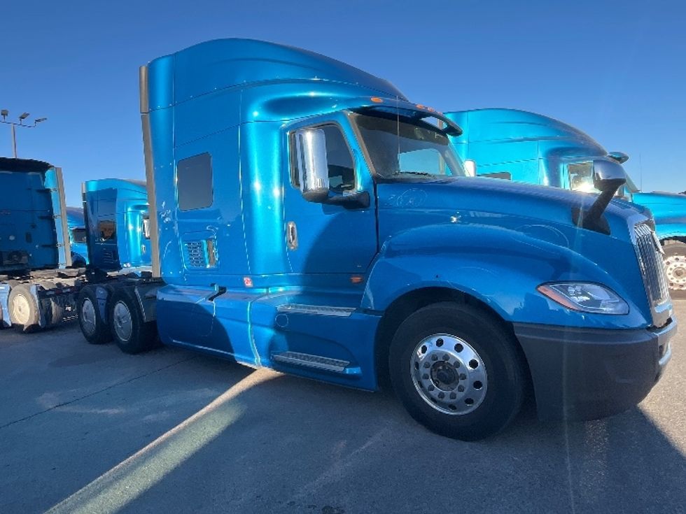Sleeper Tractor-Heavy Duty Tractors-International-2020-LT625-El Paso-TX-776,650\n\t\tmiles-$ 28,000 - Image 1