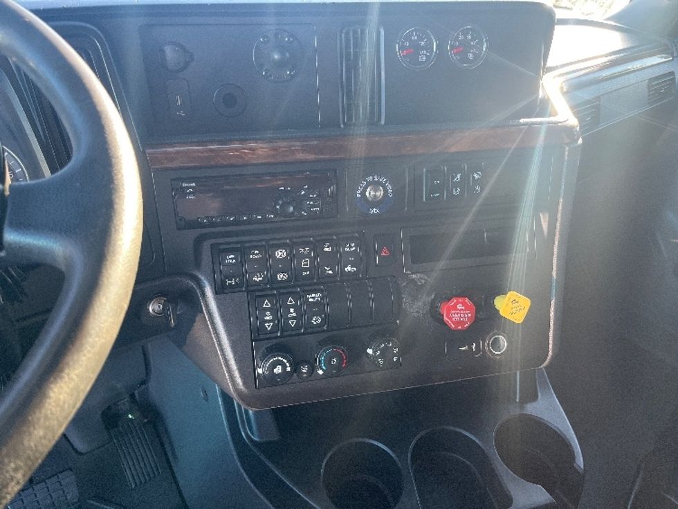 Sleeper Tractor-Heavy Duty Tractors-International-2020-LT625-El Paso-TX-776,650\n\t\tmiles-$ 28,000 - Image 10