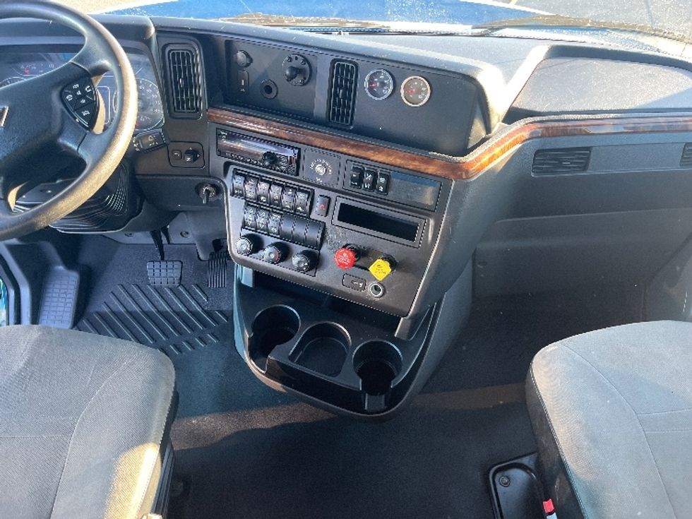 Sleeper Tractor-Heavy Duty Tractors-International-2020-LT625-El Paso-TX-776,650\n\t\tmiles-$ 28,000 - Image 12
