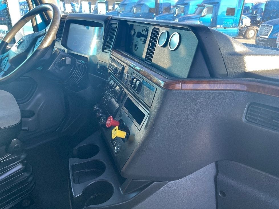 Sleeper Tractor-Heavy Duty Tractors-International-2020-LT625-El Paso-TX-776,650\n\t\tmiles-$ 28,000 - Image 15