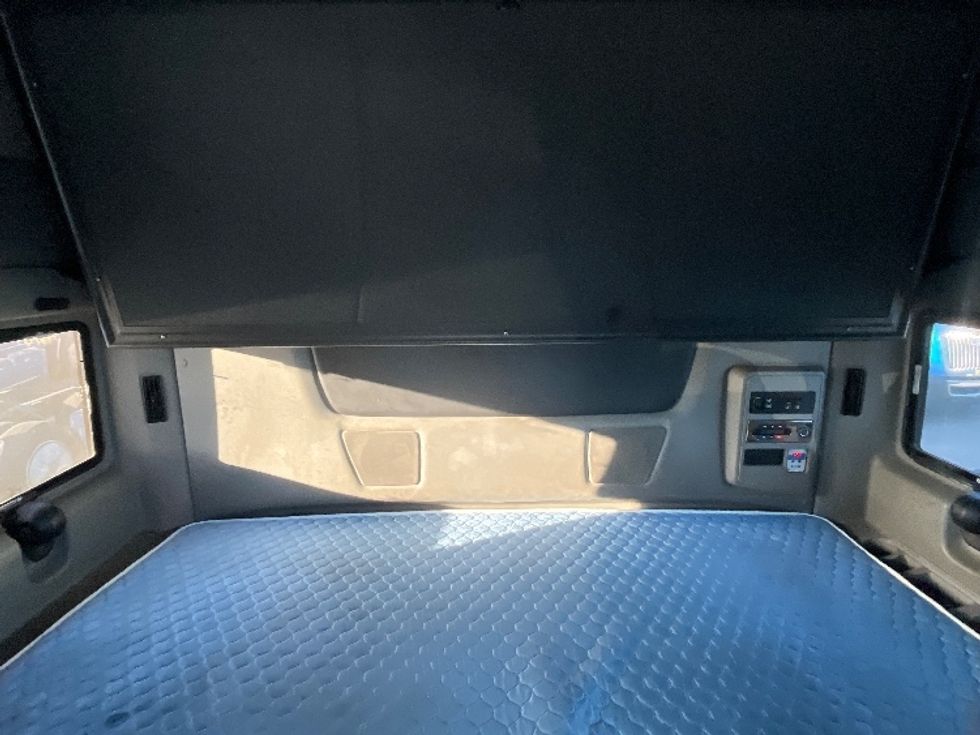 Sleeper Tractor-Heavy Duty Tractors-International-2020-LT625-El Paso-TX-776,650\n\t\tmiles-$ 28,000 - Image 16