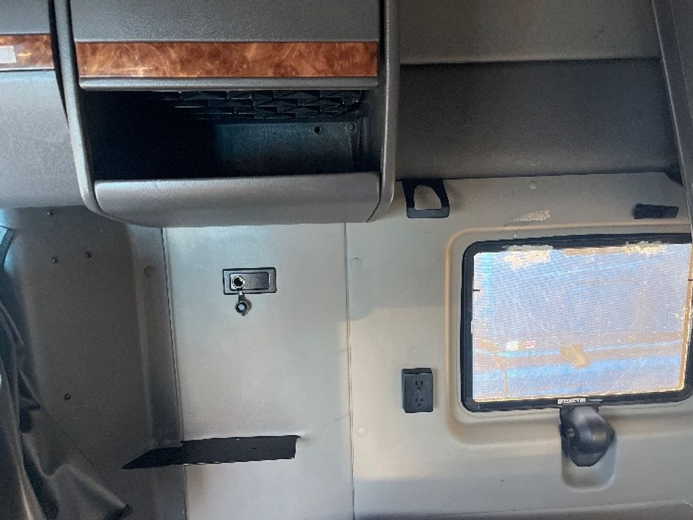 Sleeper Tractor-Heavy Duty Tractors-International-2020-LT625-El Paso-TX-776,650\n\t\tmiles-$ 28,000 - Image 19