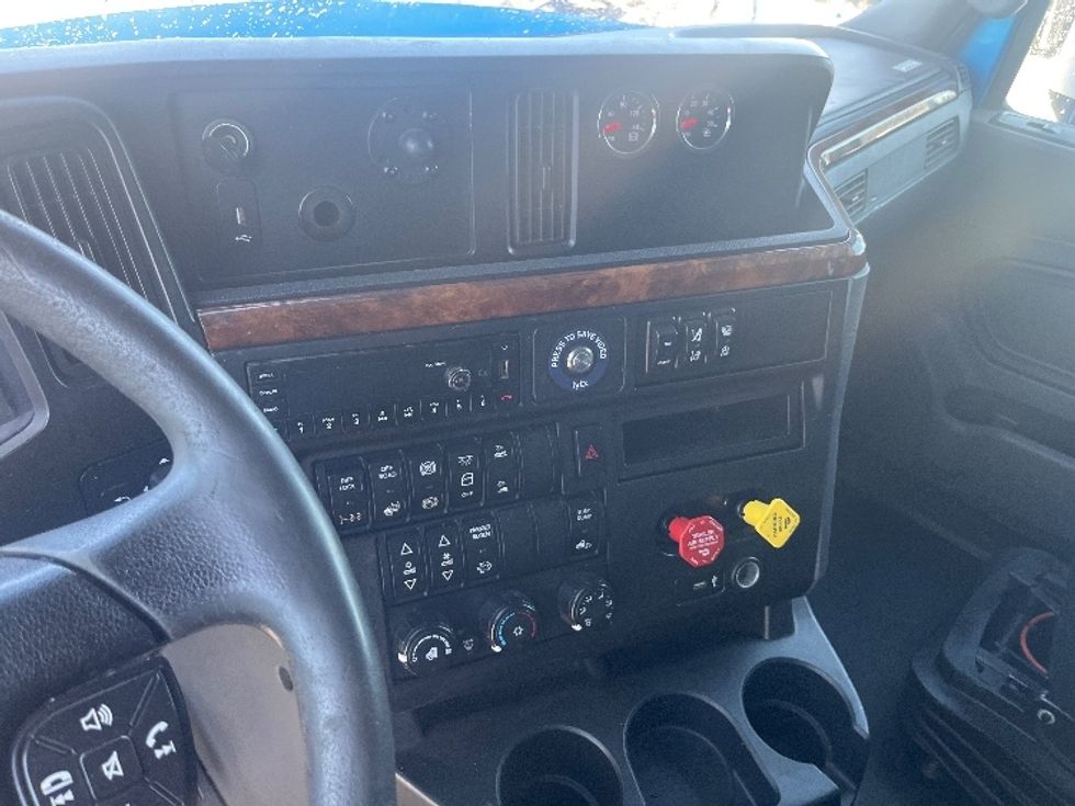Sleeper Tractor-Heavy Duty Tractors-International-2020-LT625-El Paso-TX-776,744\n\t\tmiles-$ 28,000 - Image 10