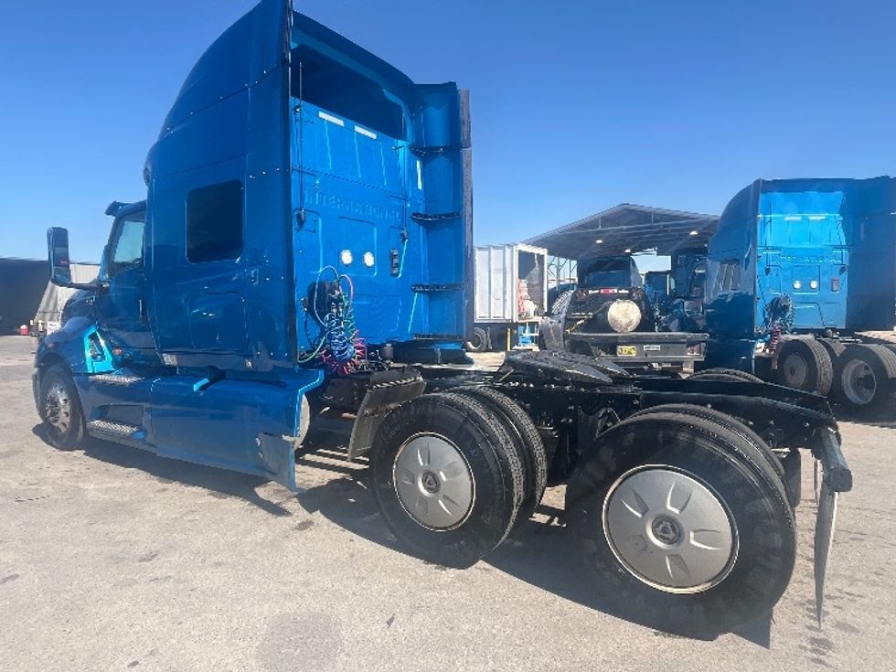 Sleeper Tractor-Heavy Duty Tractors-International-2020-LT625-El Paso-TX-776,744\n\t\tmiles-$ 28,000 - Image 5
