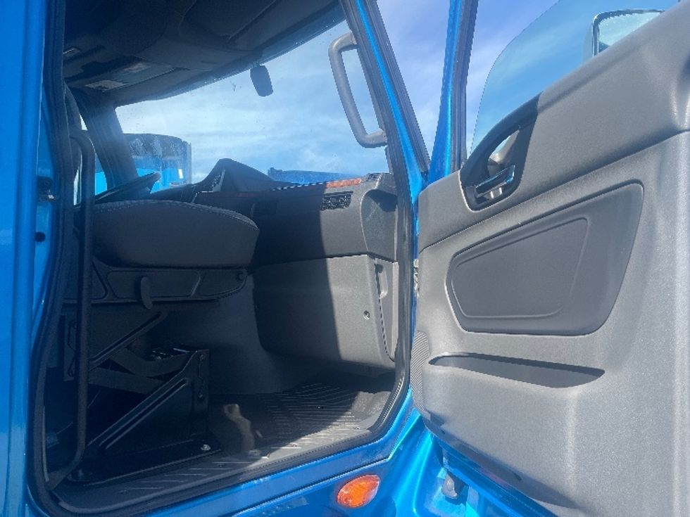 Sleeper Tractor-Heavy Duty Tractors-International-2020-LT625-El Paso-TX-776,919\n\t\tmiles-$ 28,000 - Image 13