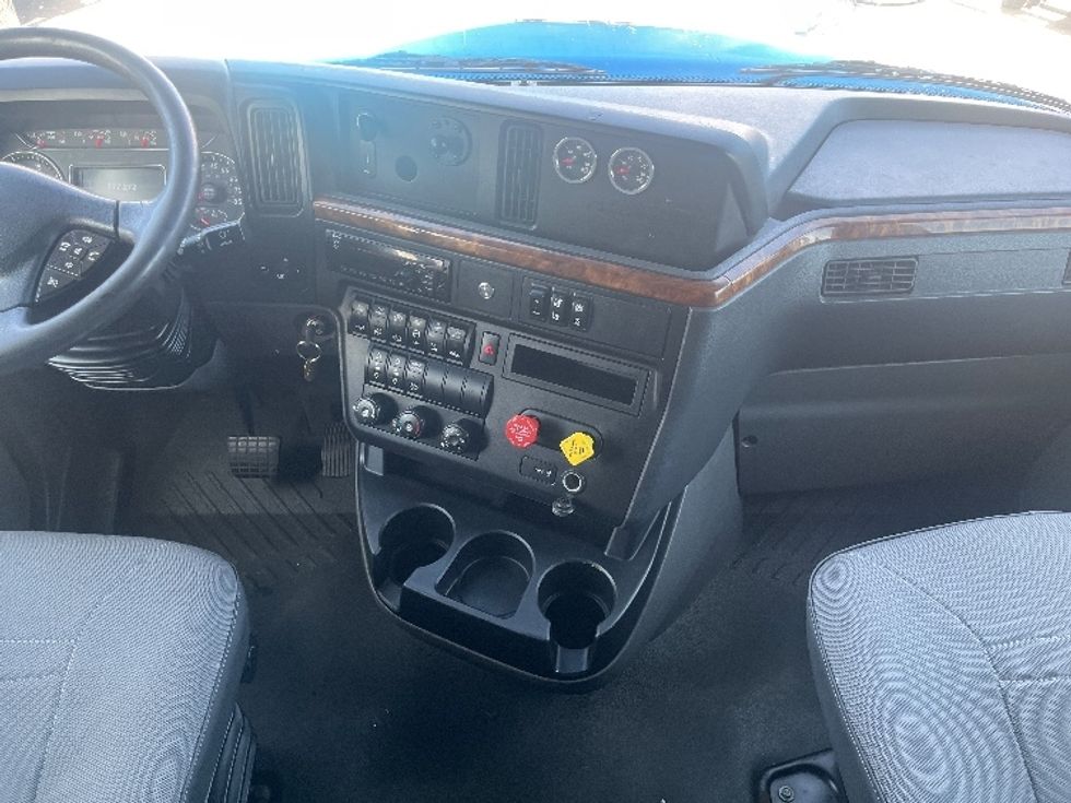 Sleeper Tractor-Heavy Duty Tractors-International-2020-LT625-El Paso-TX-777,278\n\t\tmiles-$ 28,000 - Image 12