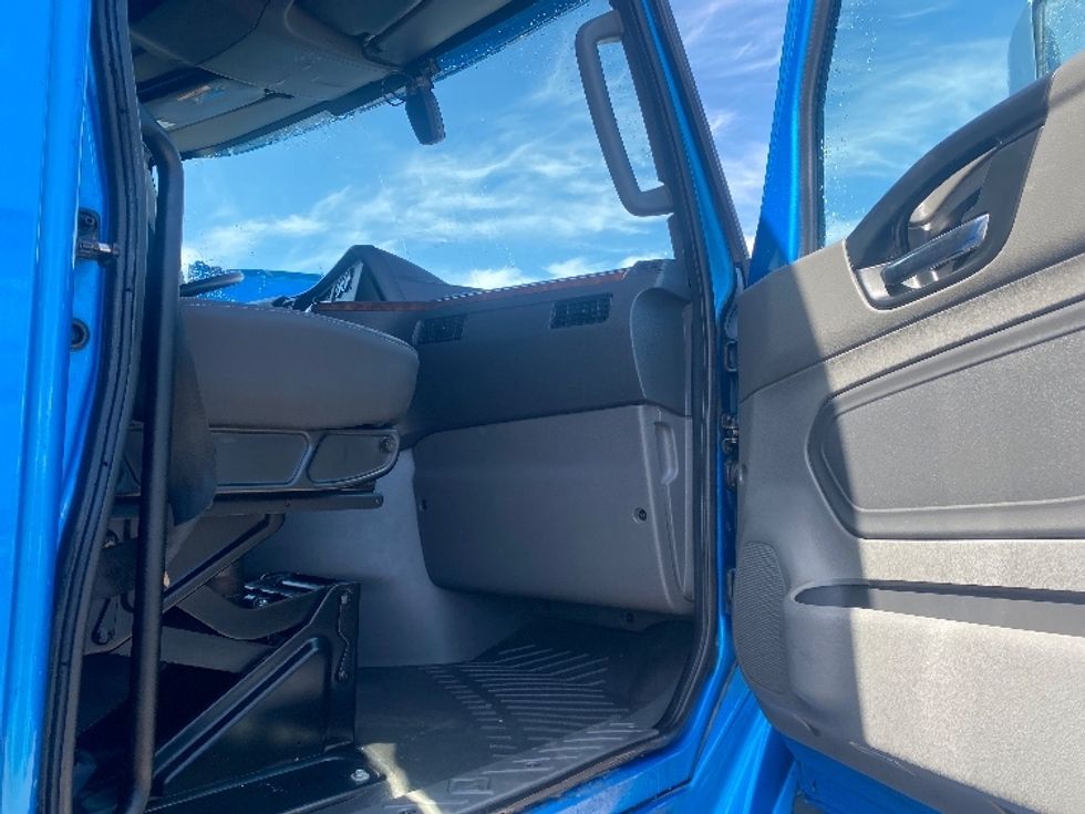 Sleeper Tractor-Heavy Duty Tractors-International-2020-LT625-El Paso-TX-777,278\n\t\tmiles-$ 28,000 - Image 13