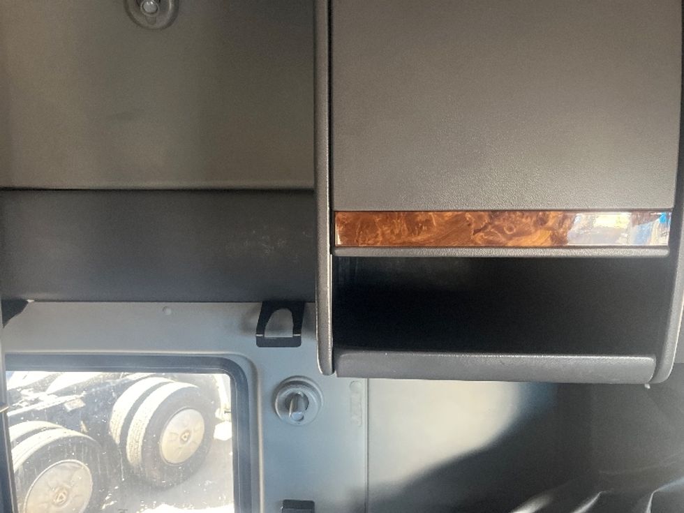 Sleeper Tractor-Heavy Duty Tractors-International-2020-LT625-El Paso-TX-777,278\n\t\tmiles-$ 28,000 - Image 18