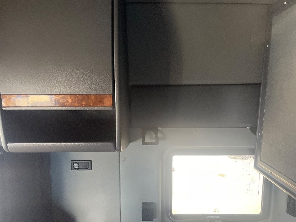 Sleeper Tractor-Heavy Duty Tractors-International-2020-LT625-El Paso-TX-777,278\n\t\tmiles-$ 28,000 - Image 19