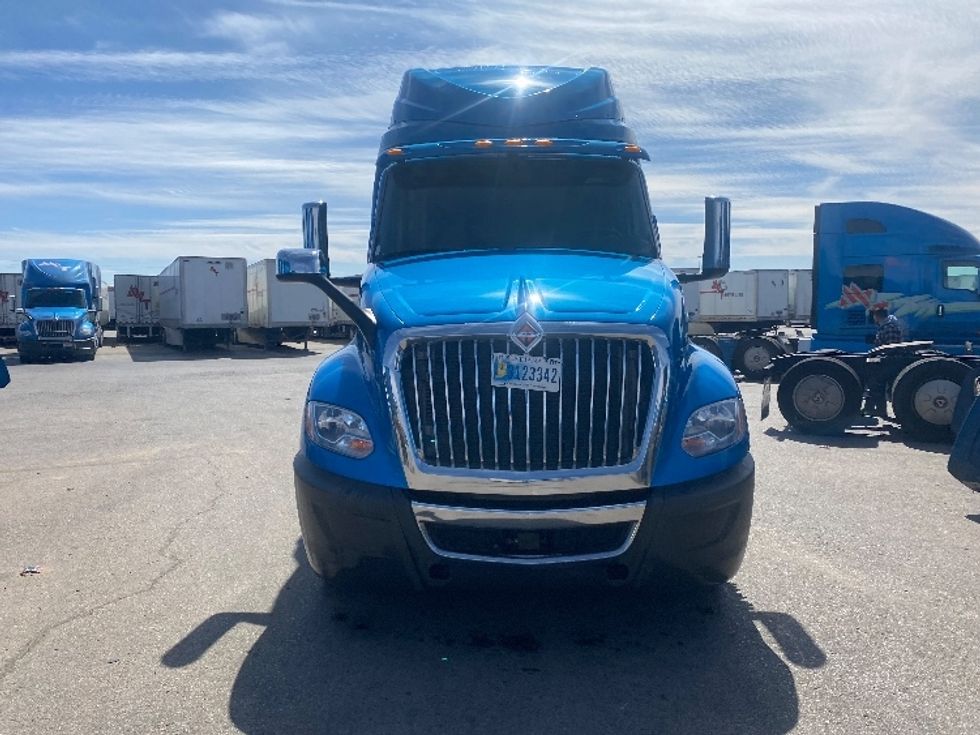 Sleeper Tractor-Heavy Duty Tractors-International-2020-LT625-El Paso-TX-777,278\n\t\tmiles-$ 28,000 - Image 2