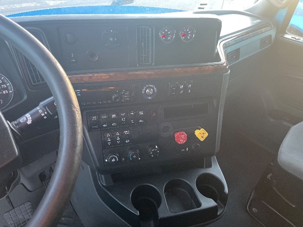 Sleeper Tractor-Heavy Duty Tractors-International-2020-LT625-El Paso-TX-777,299\n\t\tmiles-$ 28,000 - Image 10