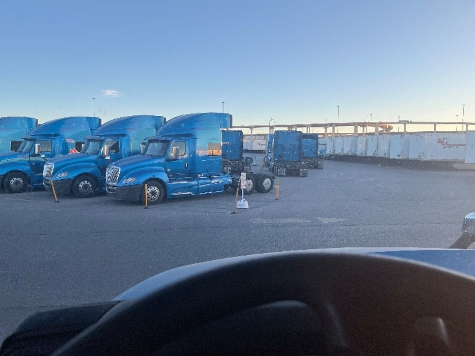 Sleeper Tractor-Heavy Duty Tractors-International-2020-LT625-El Paso-TX-777,299\n\t\tmiles-$ 28,000 - Image 11