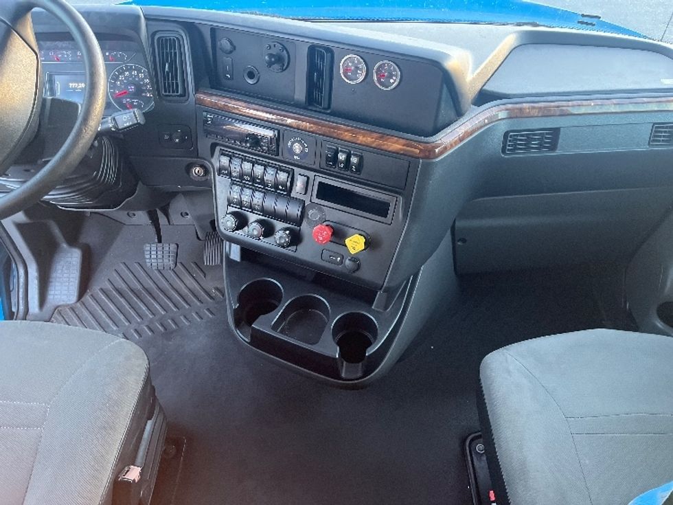 Sleeper Tractor-Heavy Duty Tractors-International-2020-LT625-El Paso-TX-777,299\n\t\tmiles-$ 28,000 - Image 12