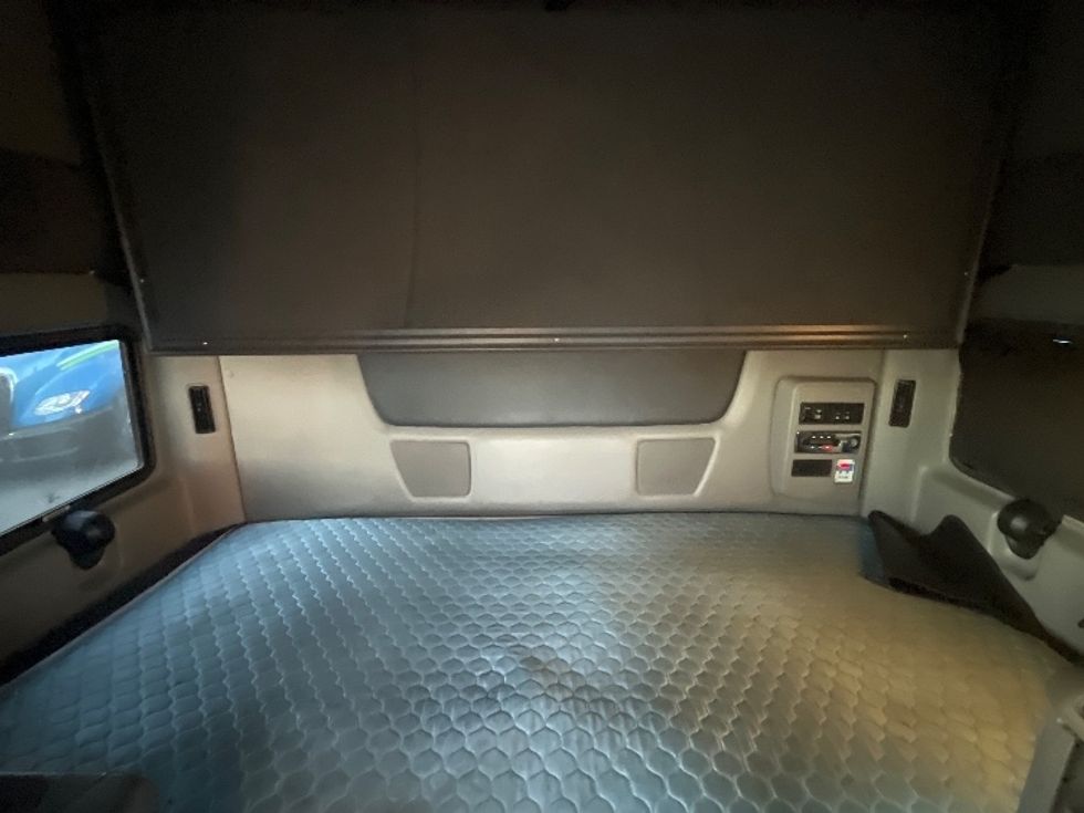 Sleeper Tractor-Heavy Duty Tractors-International-2020-LT625-El Paso-TX-777,299\n\t\tmiles-$ 28,000 - Image 16