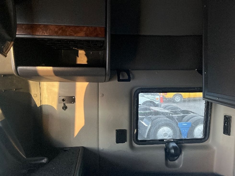 Sleeper Tractor-Heavy Duty Tractors-International-2020-LT625-El Paso-TX-777,299\n\t\tmiles-$ 28,000 - Image 19