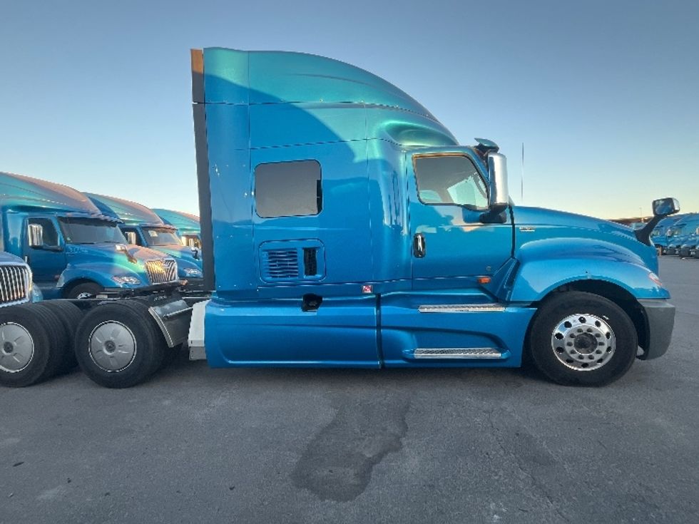 Sleeper Tractor-Heavy Duty Tractors-International-2020-LT625-El Paso-TX-777,299\n\t\tmiles-$ 28,000 - Image 8