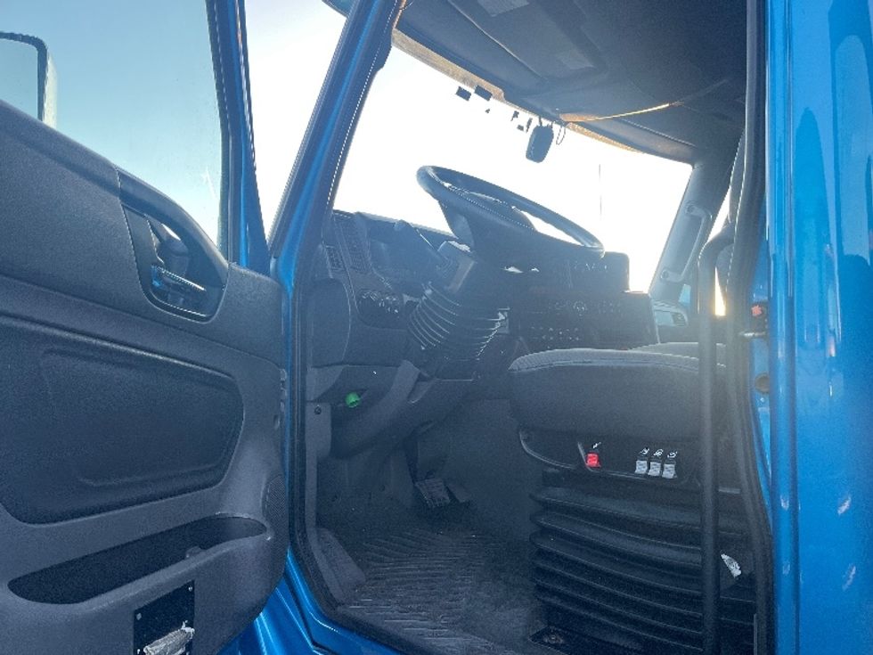 Sleeper Tractor-Heavy Duty Tractors-International-2020-LT625-El Paso-TX-777,299\n\t\tmiles-$ 28,000 - Image 9