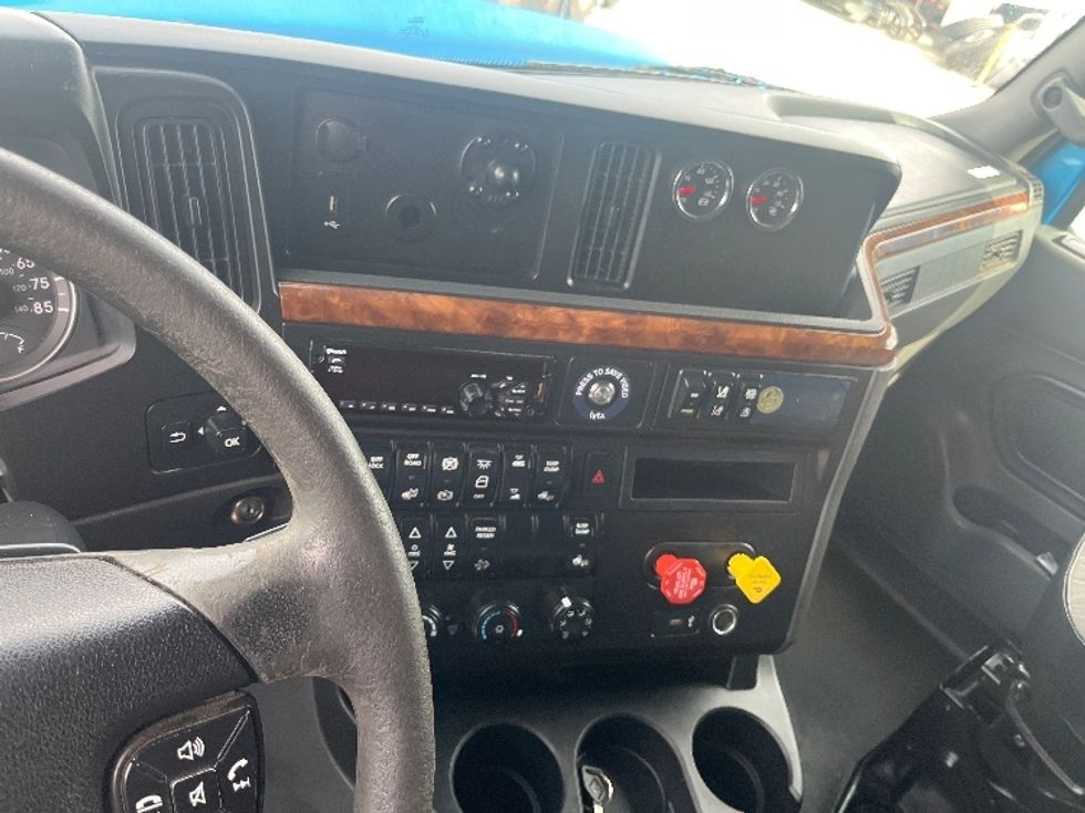 Sleeper Tractor-Heavy Duty Tractors-International-2020-LT625-El Paso-TX-778,410\n\t\tmiles-$ 28,000 - Image 10